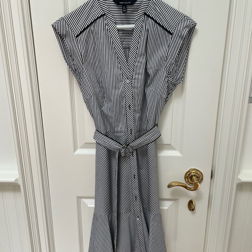 Striped Karen Millen dress knee length size 4. Perfect for a summer day
